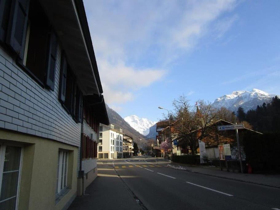 New.. Matten Central Family Suite, Sleeps 4 Matten bei Interlaken Dış mekan fotoğraf